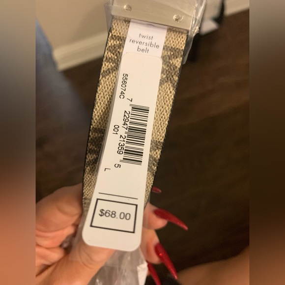 Michael Kors Reversible Belt - Picture 4 of 6